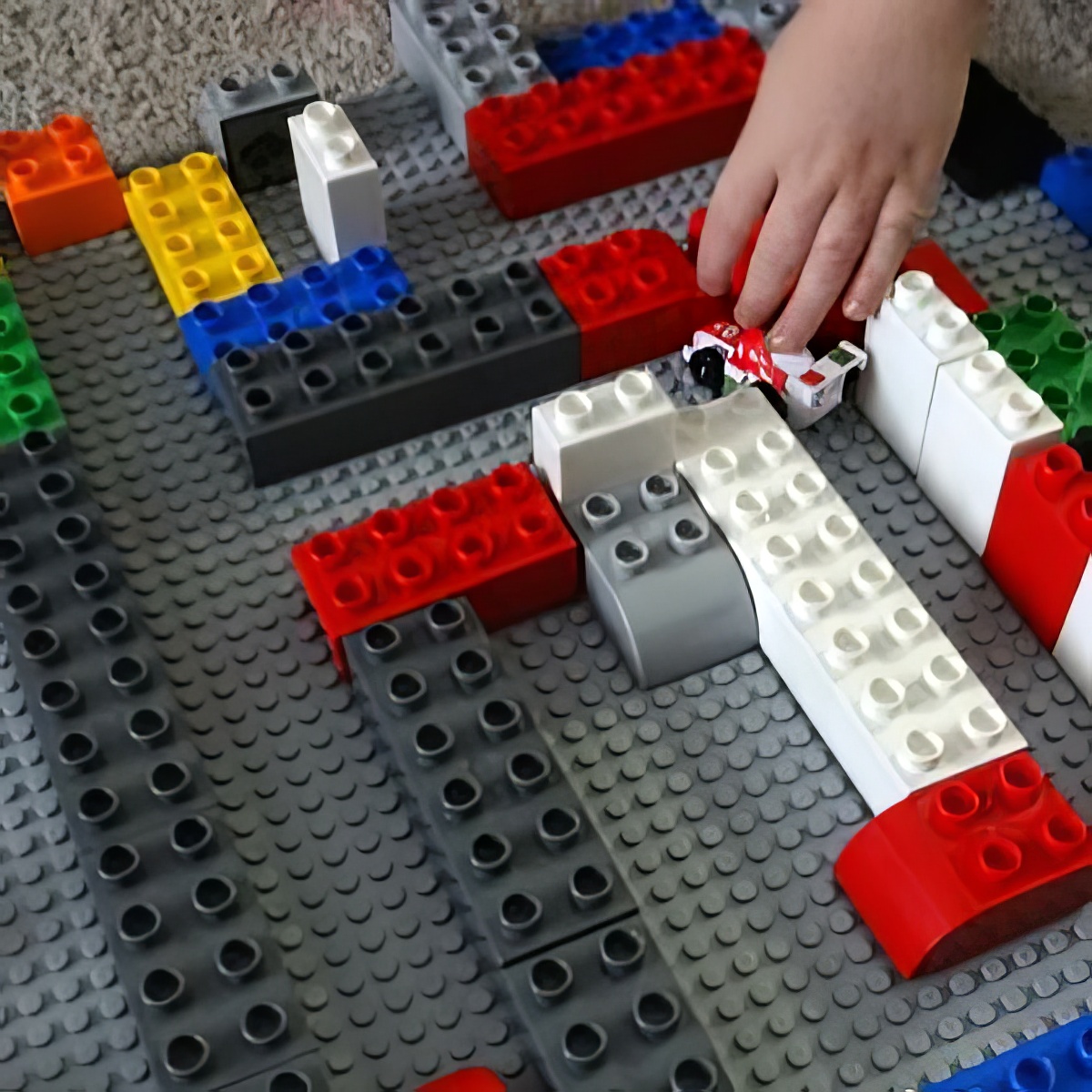 LEGO Maze, colorful lego maze, creative lego maze