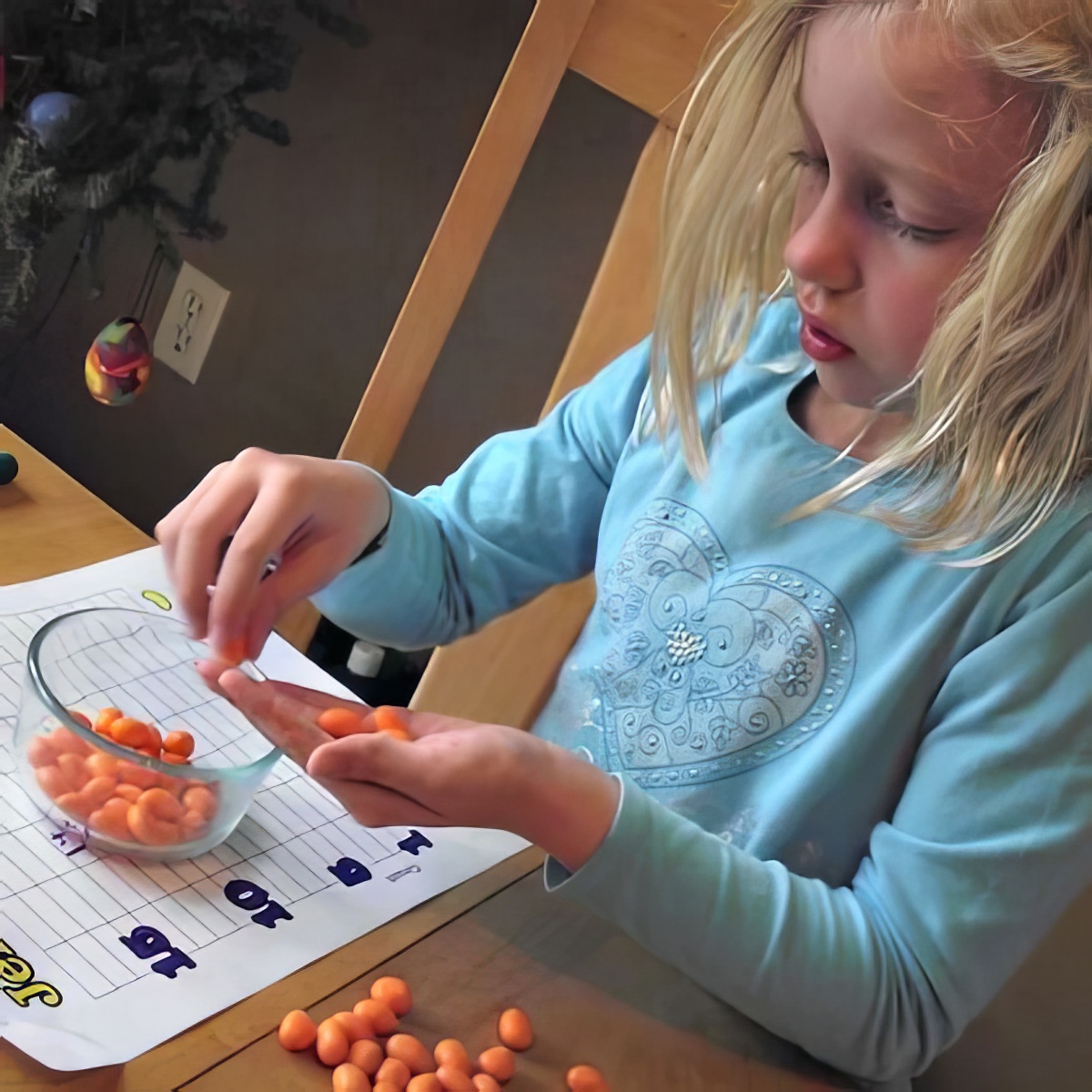 Try to do this Jellybean Math Easter egg hunt activity with your kids this Easter! 