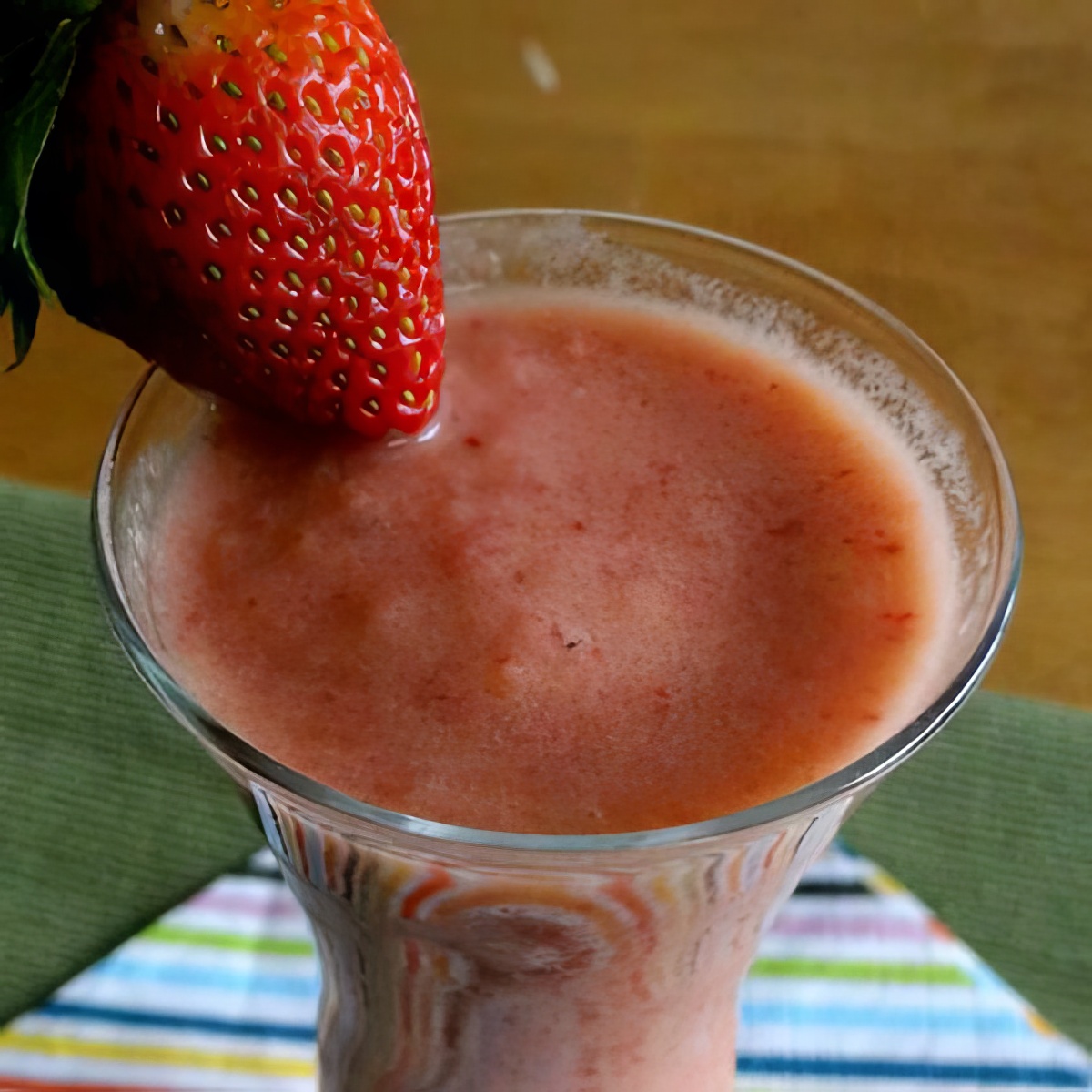 Make and enjoy these super yummy easy to do breakfast smoothie for kids on breakfast!