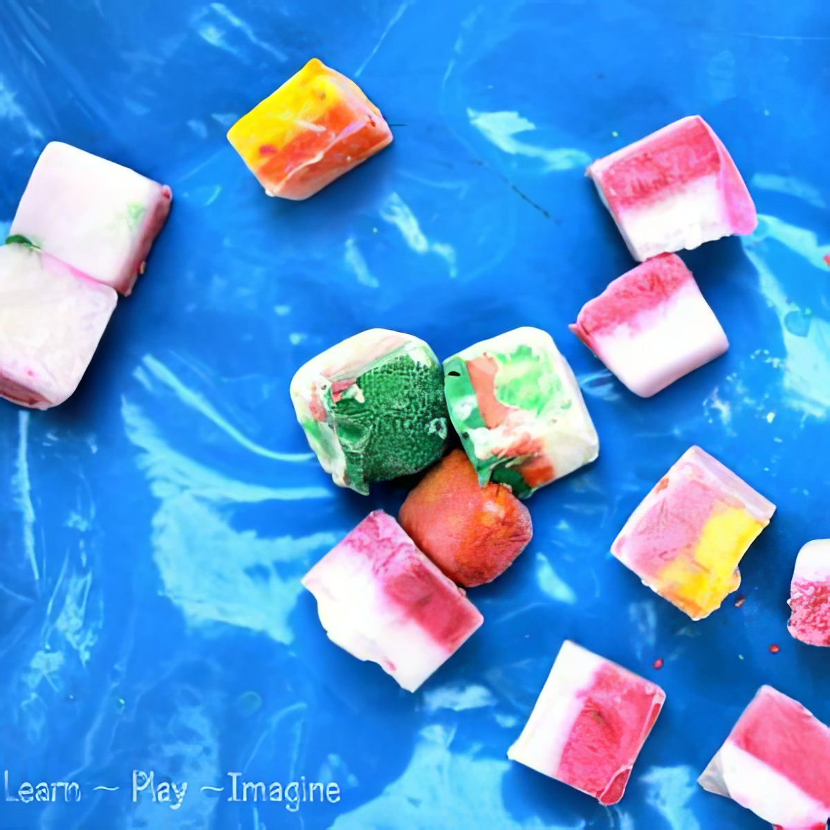 Get creative with your kids as you add colors to these ice cubes before freezing them this summer!