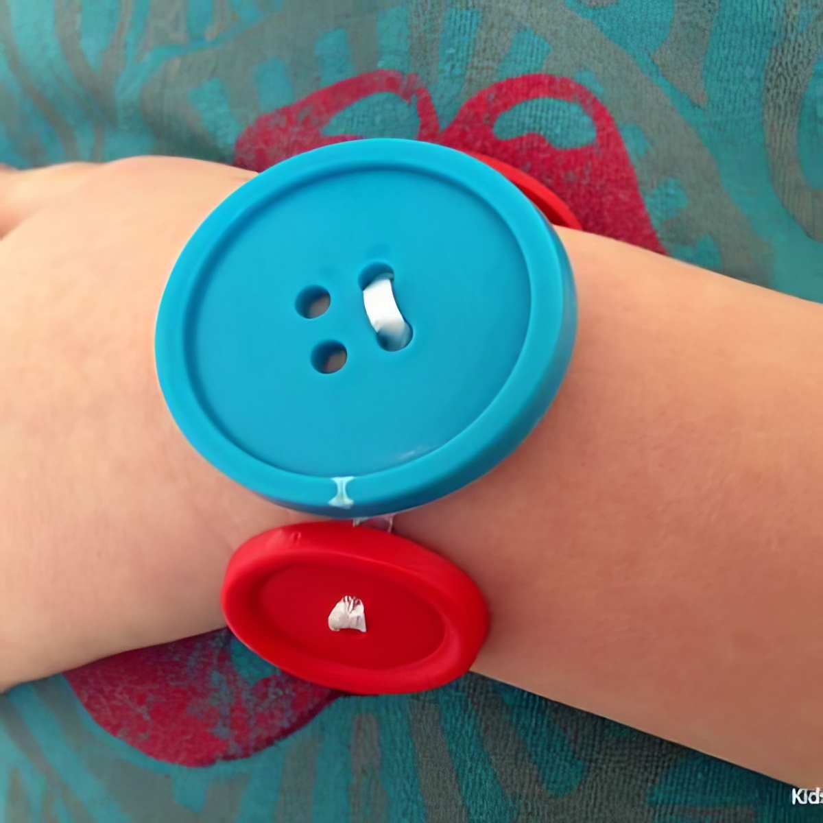 Button-bracelet, Activities For Smaller Kids to do When The Big Kids Go To School