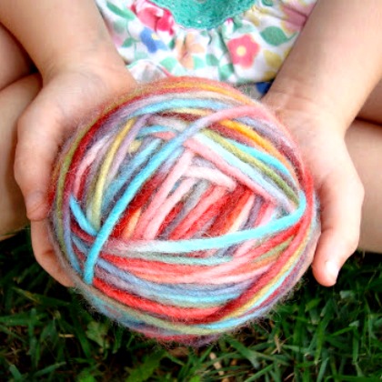 KOOLAID YARN DYING, Super Easy Yarn Crafts For Kids