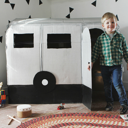 Cardboard RV, Cardboard Forts, Cardboard projects, ways to play with cardboards, crafts for big kids, cardboard boxes crafts