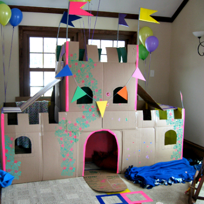 castle fort, Cardboard Forts, Cardboard projects, ways to play with cardboards, crafts for big kids, cardboard boxes crafts