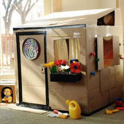 cozy home with dog house, Cardboard Forts, Cardboard projects, ways to play with cardboards, crafts for big kids, cardboard boxes crafts