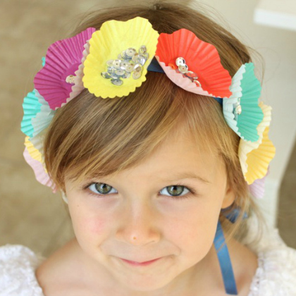 flower crown-Cupcake Liners-craft-play-ideas-for kids-of-all-ages-easy-diy