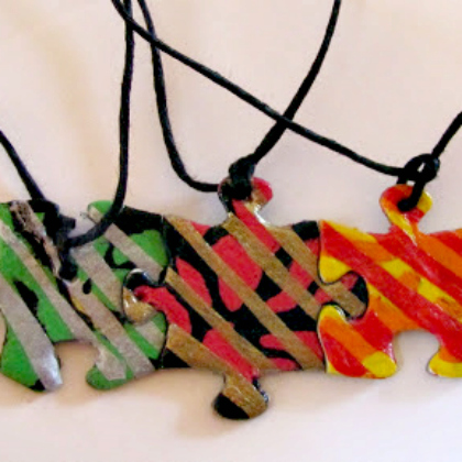 friendship necklaces using puzzle pieces, fun art activity for kids
