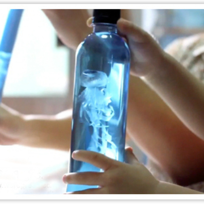 Make this jellyfish in bottle for your kids today!