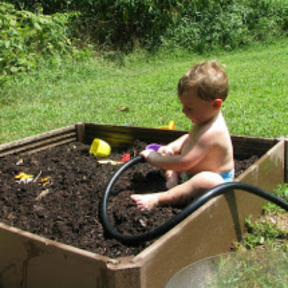 DIY That Dirt box for Playful Kids!