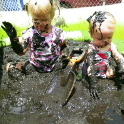 DIY Mud Kiddie Pool with kids!