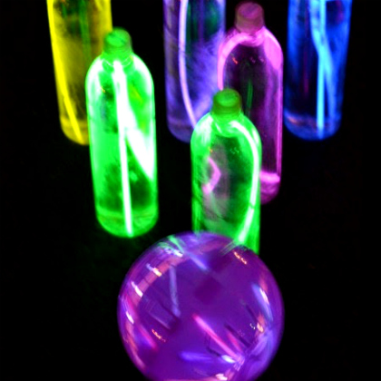 glow in the dark bowling - glowing bowling pins as night time craft by play idea 