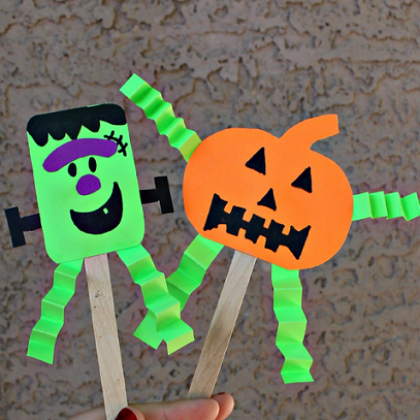 Halloween popsicle stick puppets for kids!