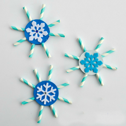 paper straw snowflakes, Snowflake Crafts, winter crafts, snow activities. snowflake projects, winter activities for kids. Christmas crafts, Christmas projects