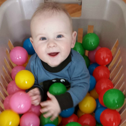 Toddlers definitely loves playing in Ballpit. Let's improvise and use our laundry basket or them to enjoy even at the comfort of your home.