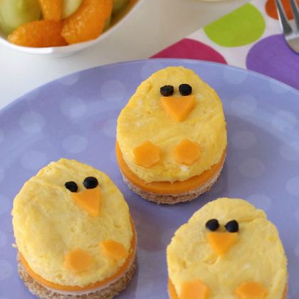 spring chick breakfast sandwiches, Healthy Spring Snacks for Kids, snacks for kids. healthy snacks, food, good food for kids, food craft