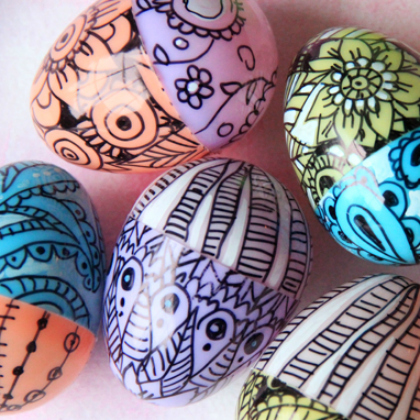 mandala eggs, Playful Plastic Egg Crafts For Kids
