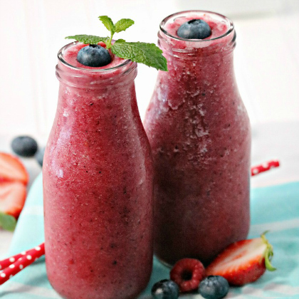berry smoothie, yummy in the tummy smoothies for kids, smoothies, refreshing drinks for kids, yummy drinks, smoothies for kids, smoothie recipes