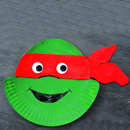 TURTLE plate, 25 Totally Tubular Ninja Turtle Crafts and Snacks Featured, cartoon-inspired crafts, cartoons, ninja turtles, fun crafts for kids