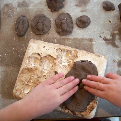 casting fossils, 25 Fun Fossil Ideas For Kids, fossil activities, fun activities, dinosaur crafts, paleontology, science ideas