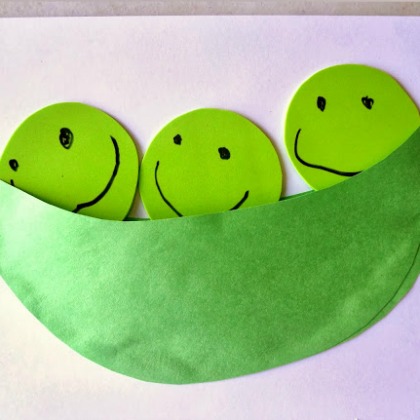 peas in a pod, 25 Groovy Green Crafts For Preschoolers, green crafts, crafts for preschoolers, easy diy crafts, green projects, project ideas for preschoolers, earth day ideas, green colored crafts