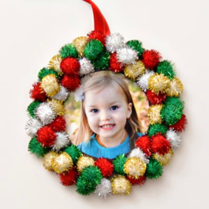 pompom wreath, Cool Winter Wreath Crafts For Kids