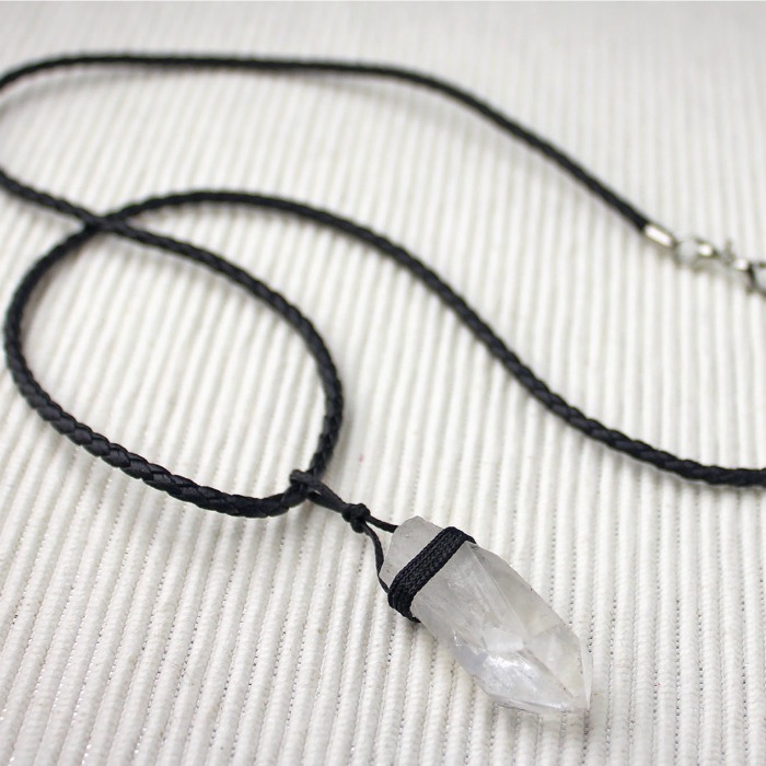 kyber crystal necklace